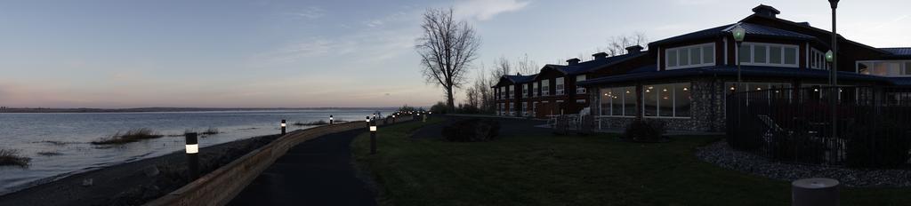 River Lodge And Cabins Boardman Экстерьер фото