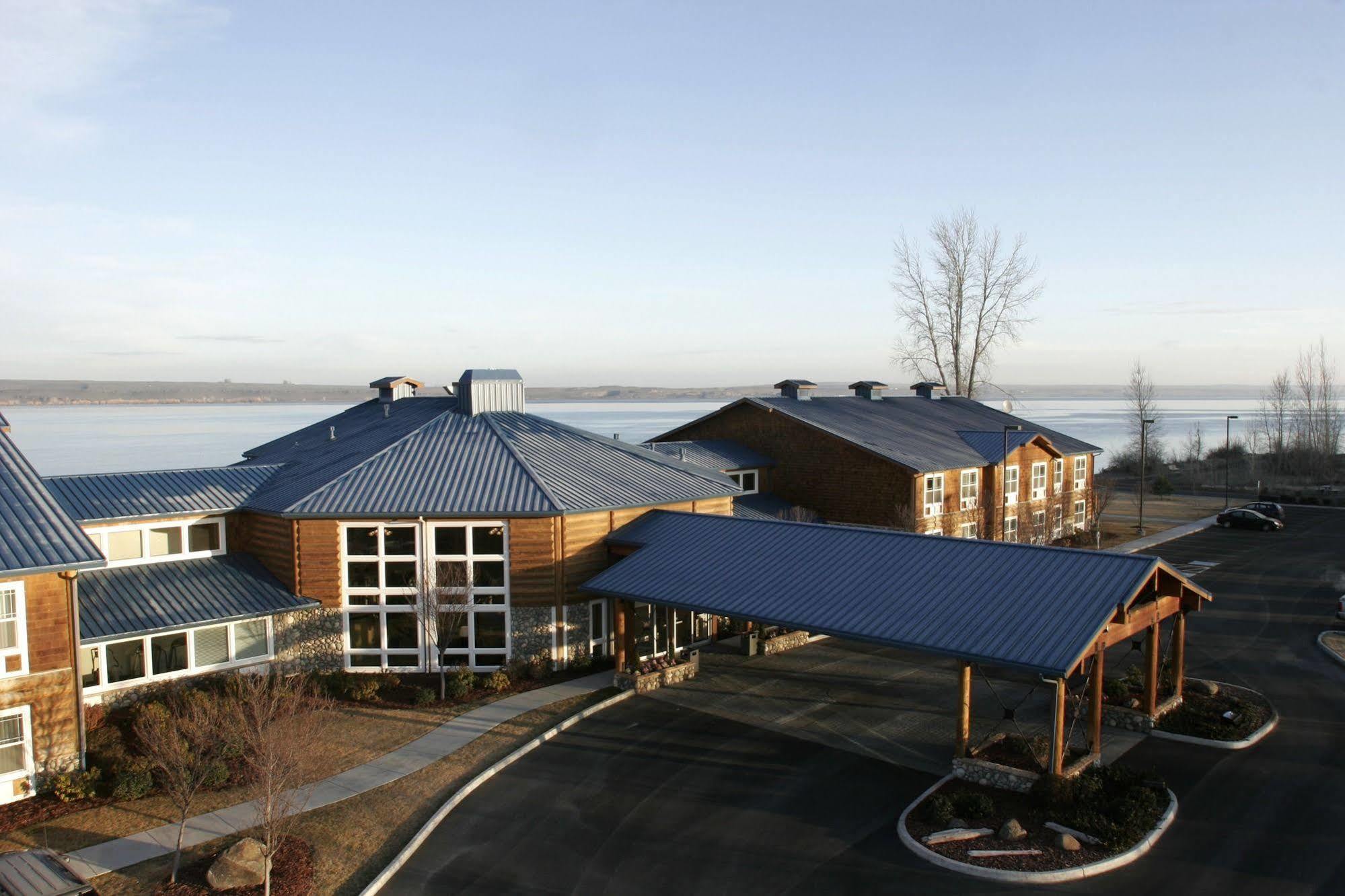 River Lodge And Cabins Boardman Экстерьер фото