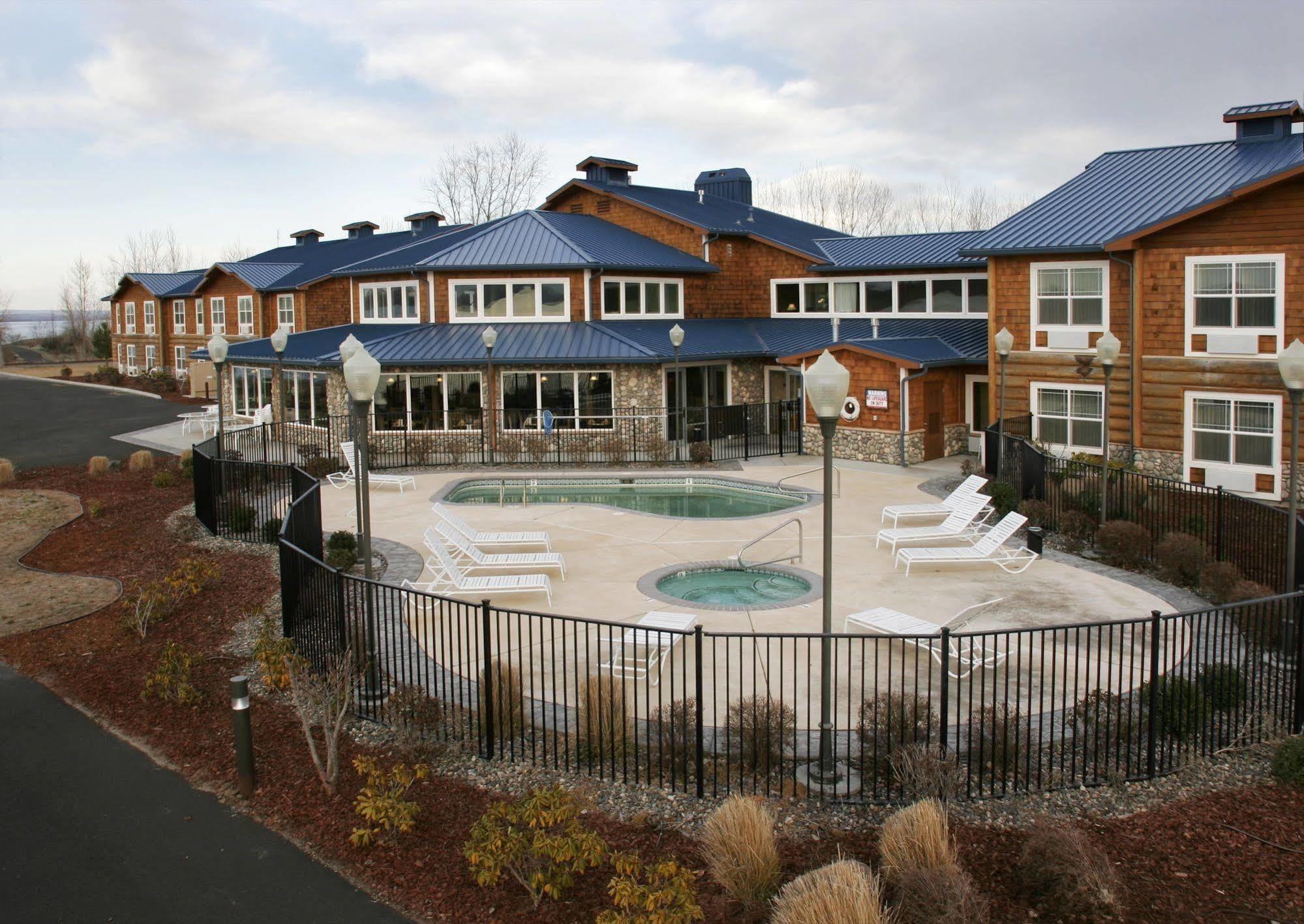 River Lodge And Cabins Boardman Экстерьер фото